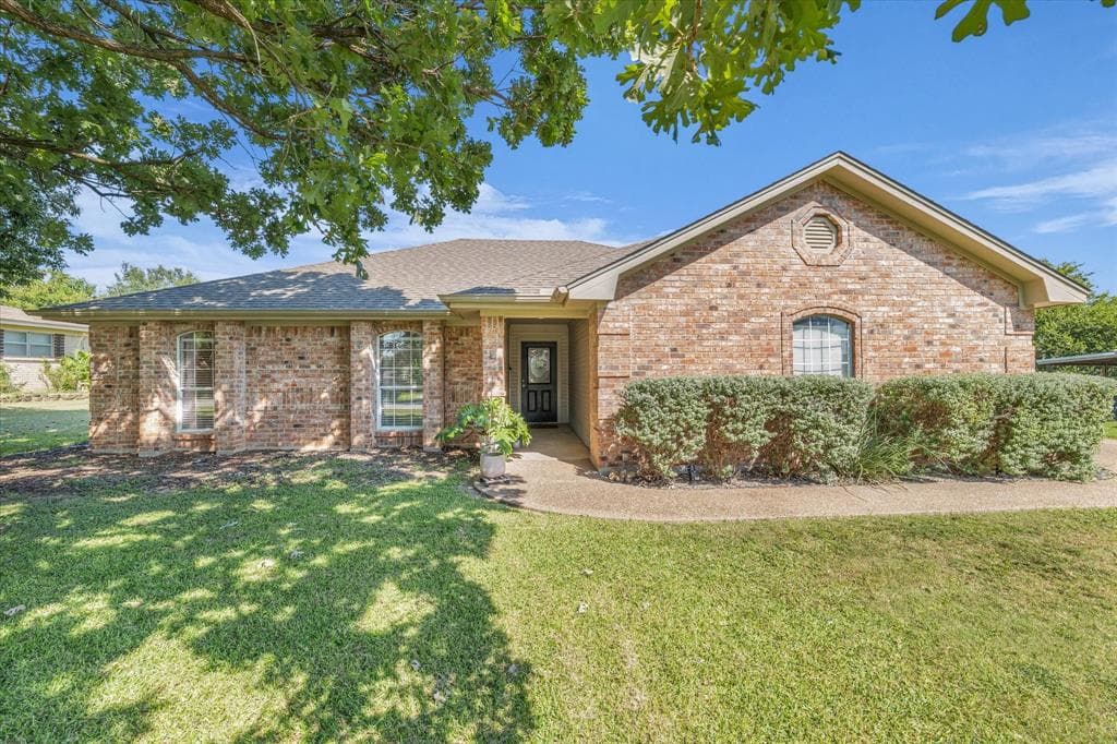 209 W Billington Dr