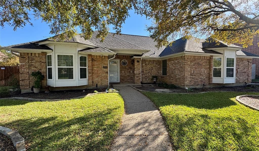 2732 Woodbridge Dr