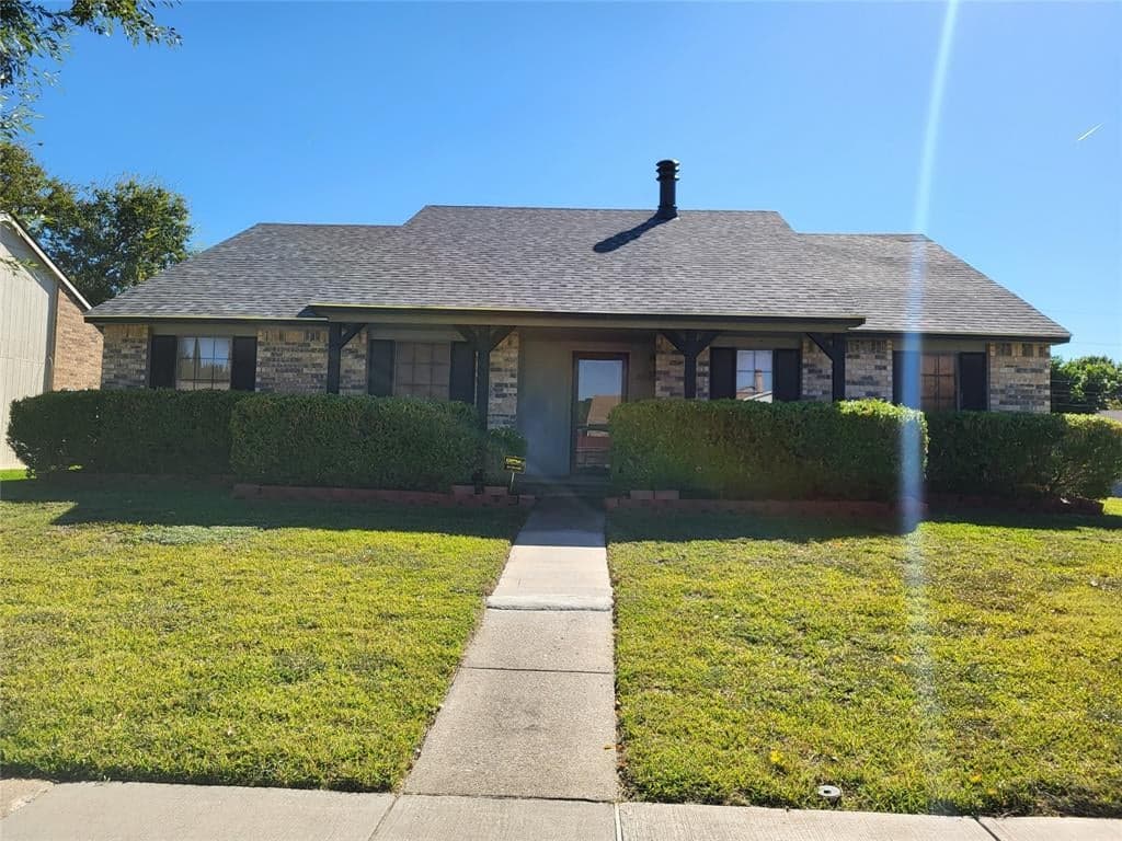 2922 Centennial Dr