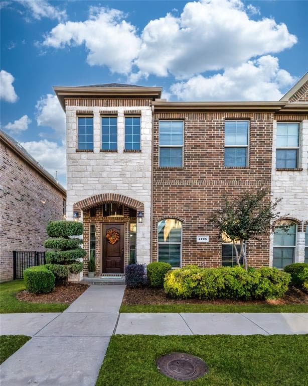 4125 Comanche Dr
