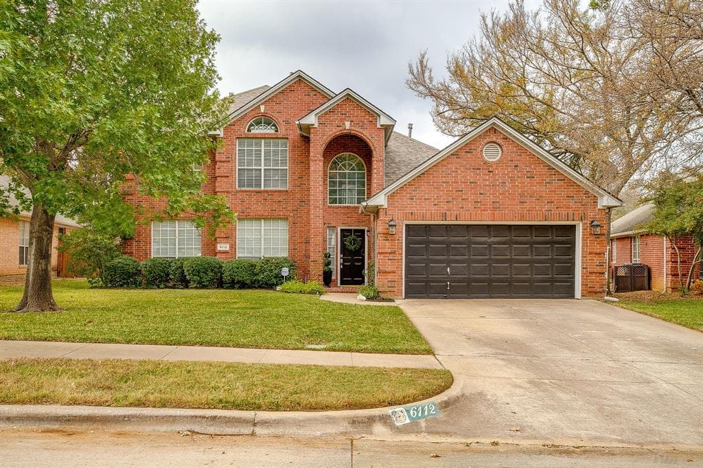 6112 Fannin Dr