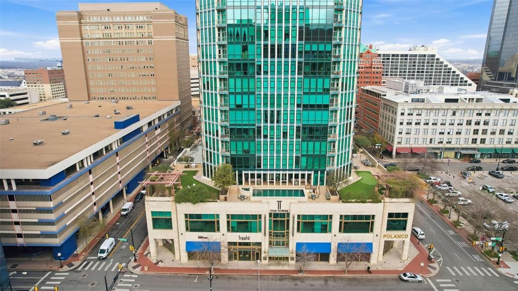 500 Throckmorton St Apt 2605