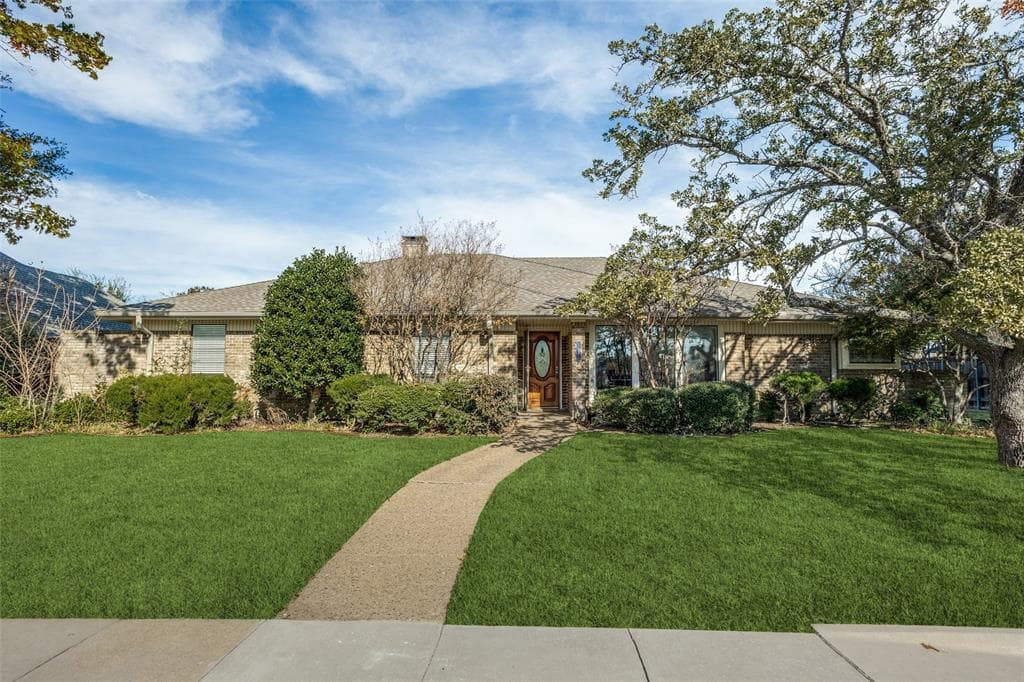 3957 Camino Dr