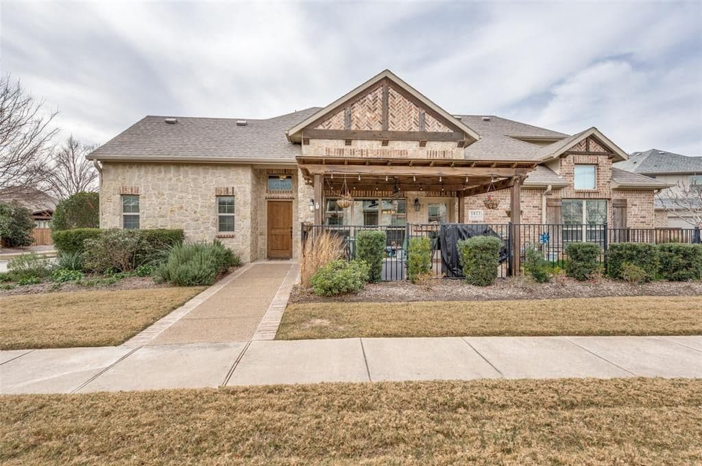 Main property image