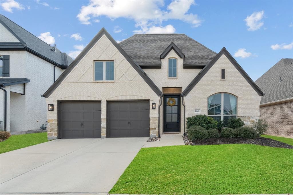2425 Robin Way