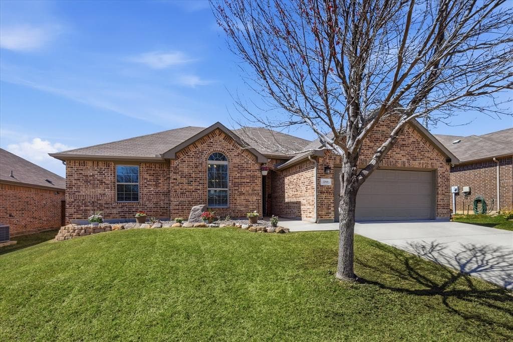 3709 Meadowtrail Ln