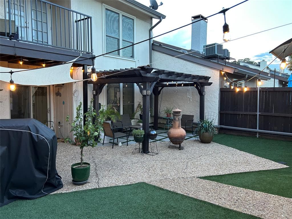 9446 Chimney Corner Ln