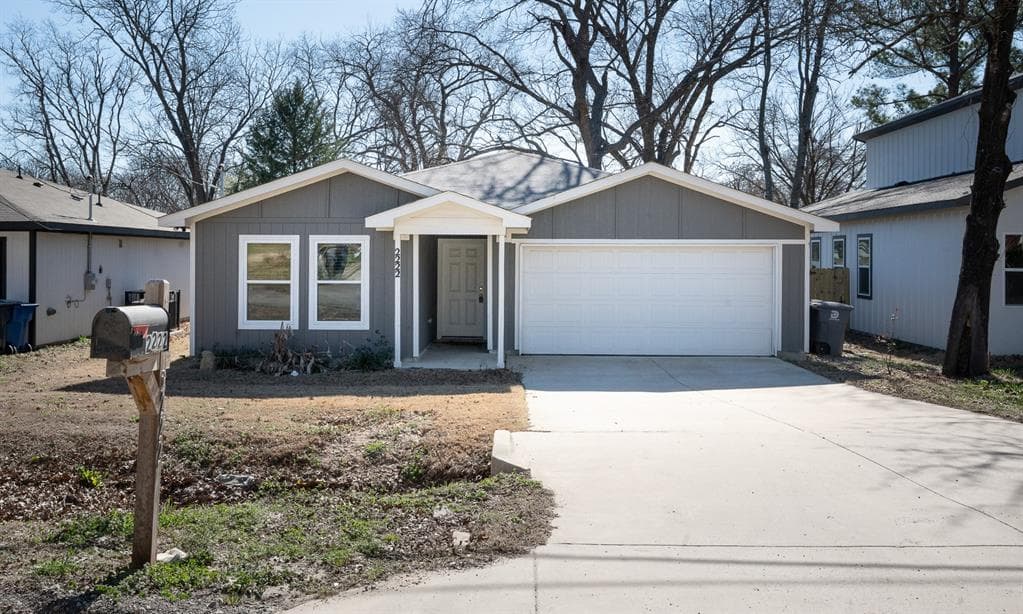 2222 Echo Lake Dr