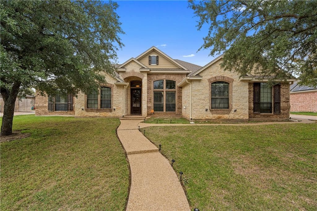 441 N Cedar Ridge Cir