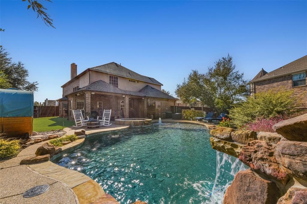 11912 Golden Bell Ln
