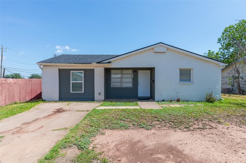 2333 Bel Air Dr