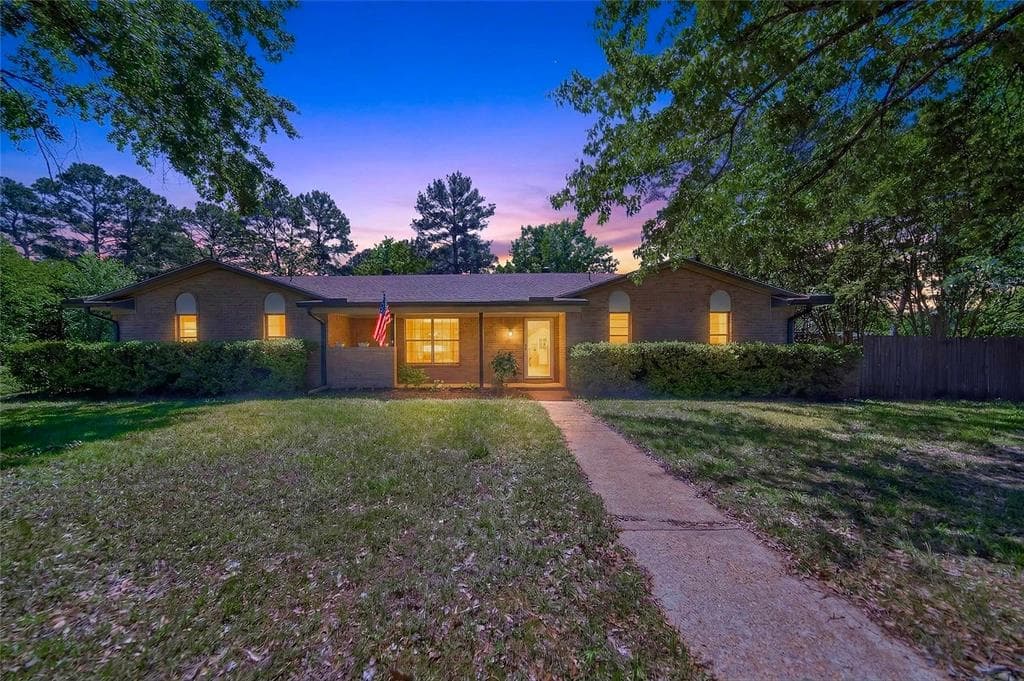 1009 Caprice Dr
