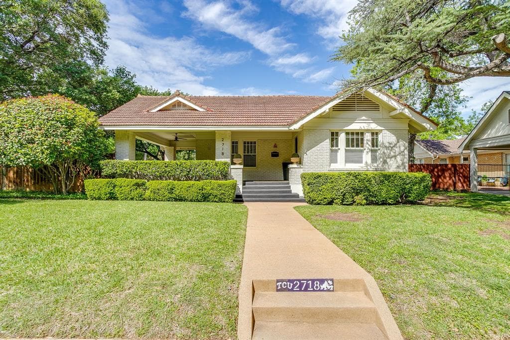 2718 Cockrell Ave