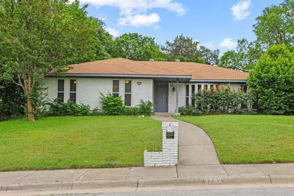 3732 Kiest Knoll Dr