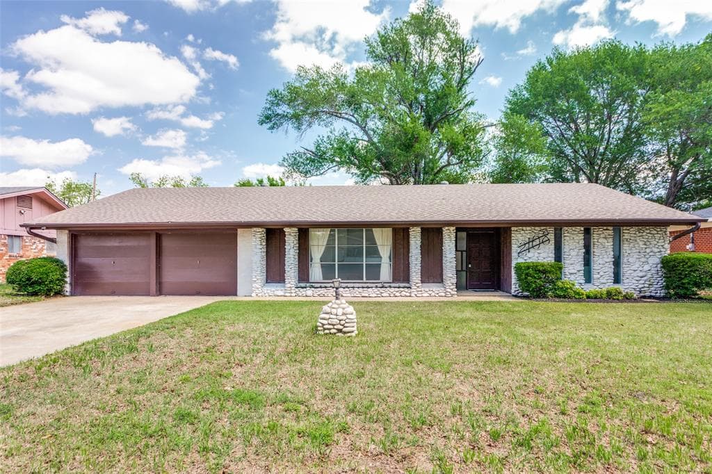 2108 David Dr