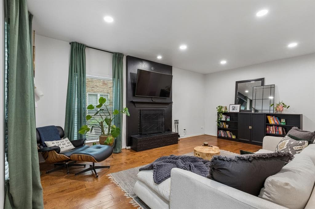 Gallery image 2