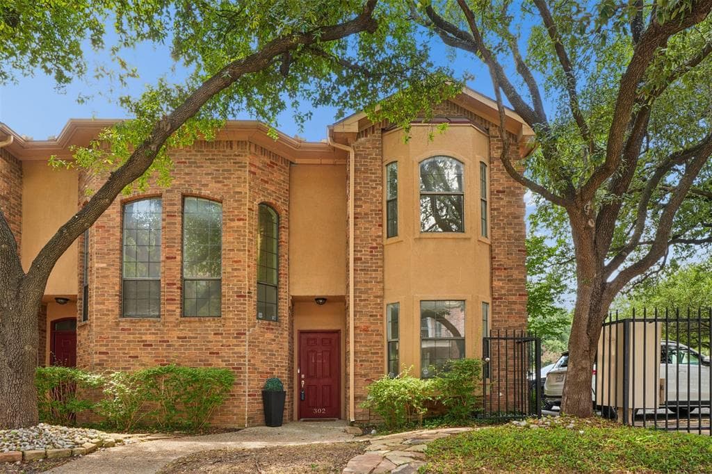 4307 Gilbert Ave Apt 302