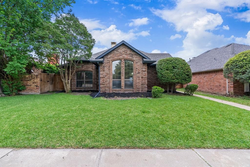 2805 Big Oaks Dr