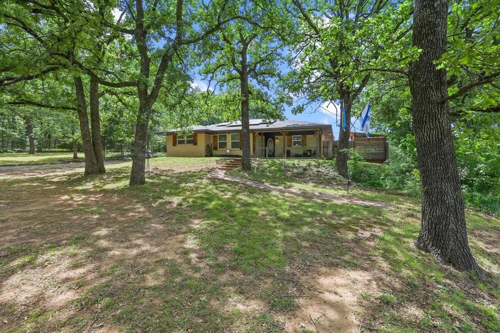 1231 Oak Dr
