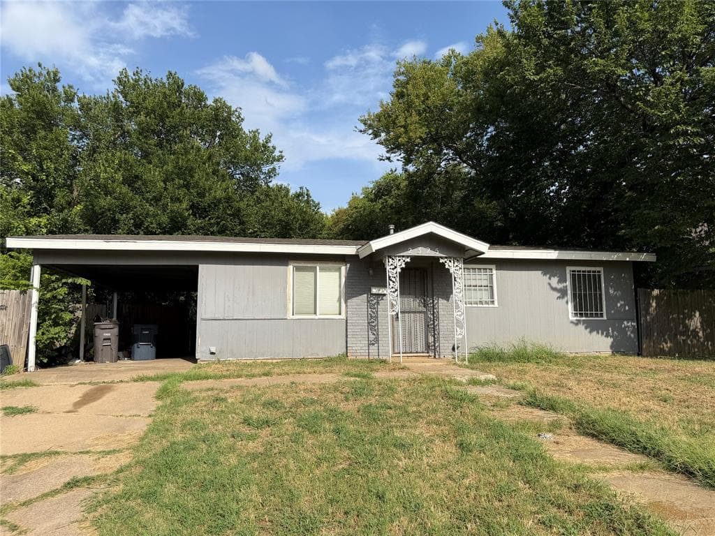 2325 Felder Ln