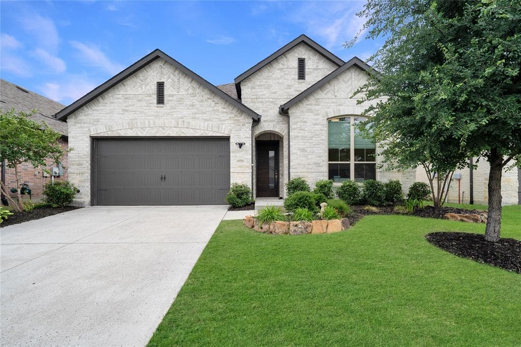 1429 Bluebonnet Ln