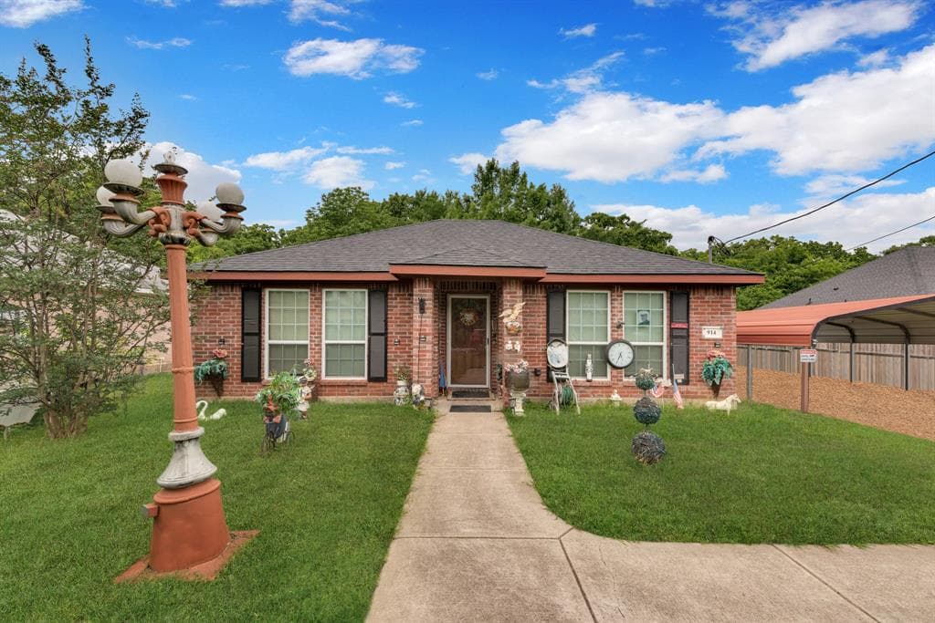 914 Armstrong Rd