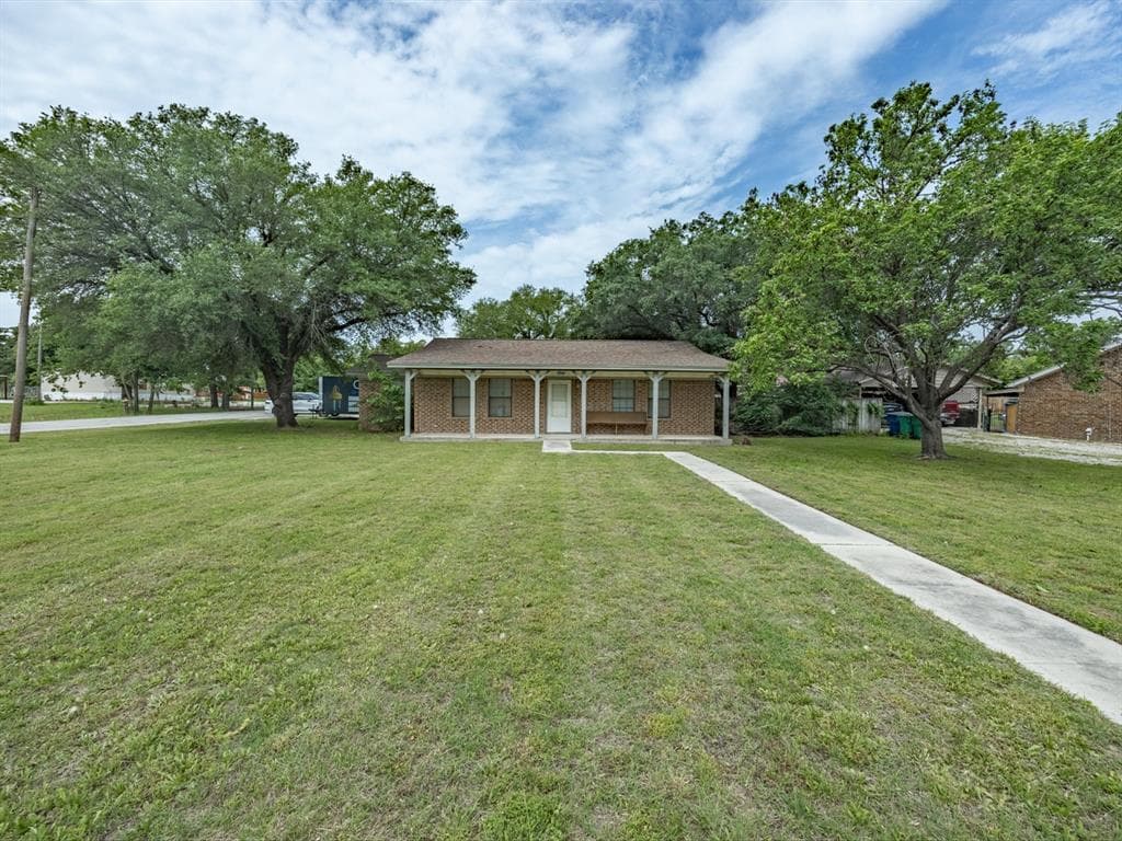 308 Oakwood St