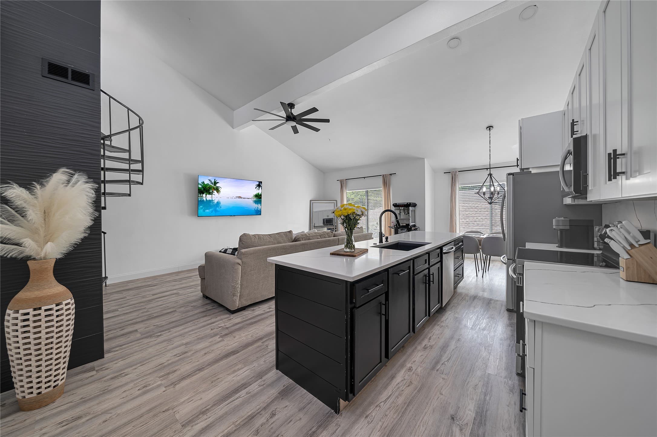 6738 Eastridge Dr Apt 101