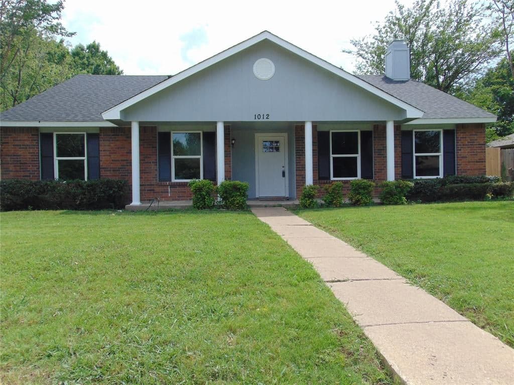 1012 Opal Dr