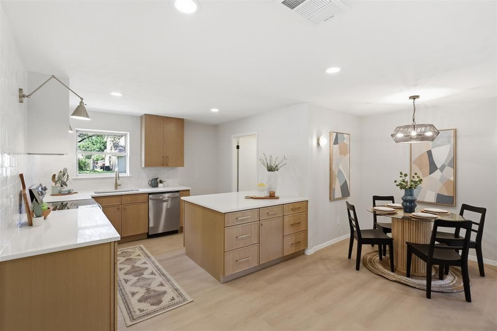 8 Green View Cir