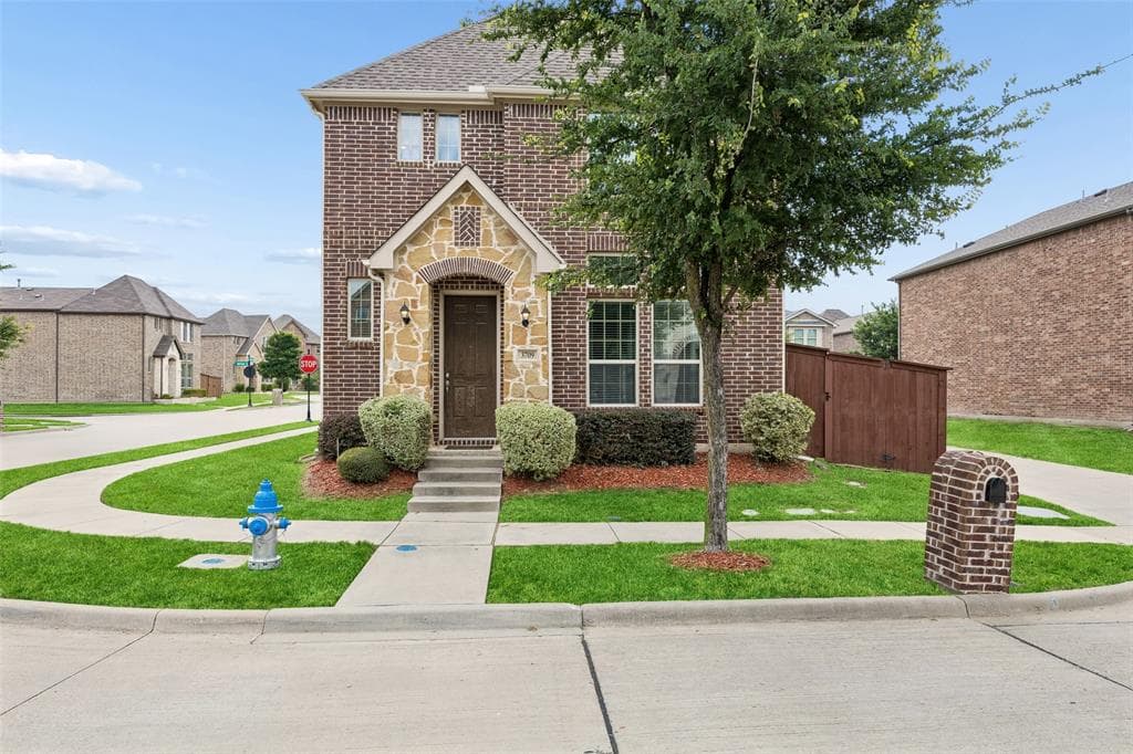 3709 Cliffstone Way
