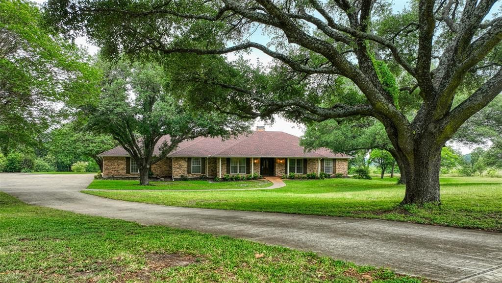 1113 Mockingbird Cir