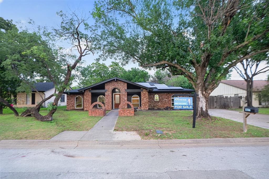 1716 Cynthia Ln