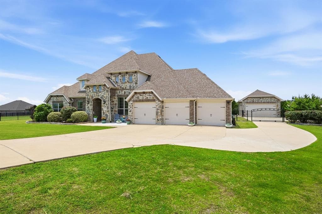 5201 Ruger Ln
