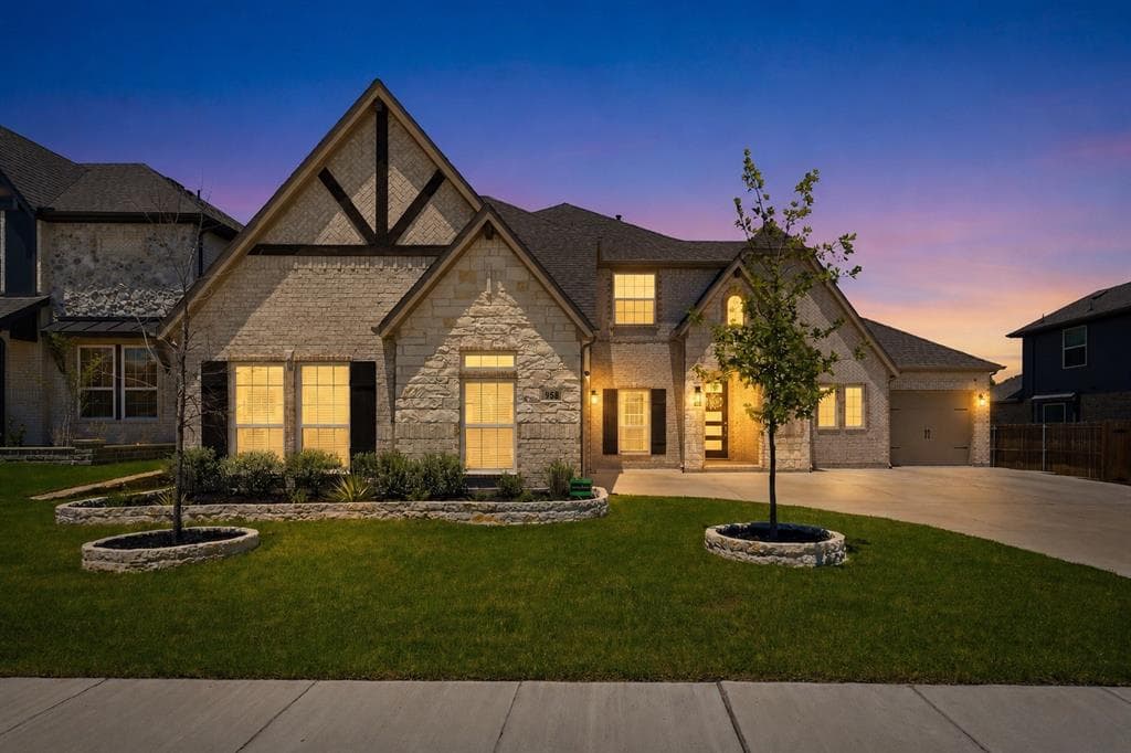 924 Pilatus Ln