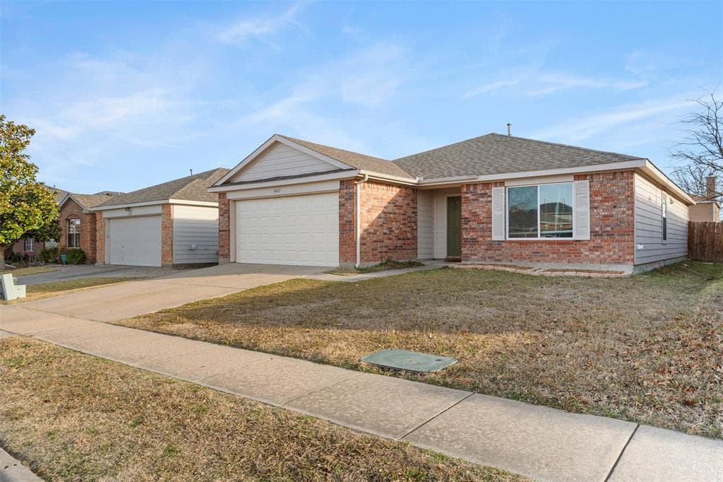 1401 Pheasant Dr