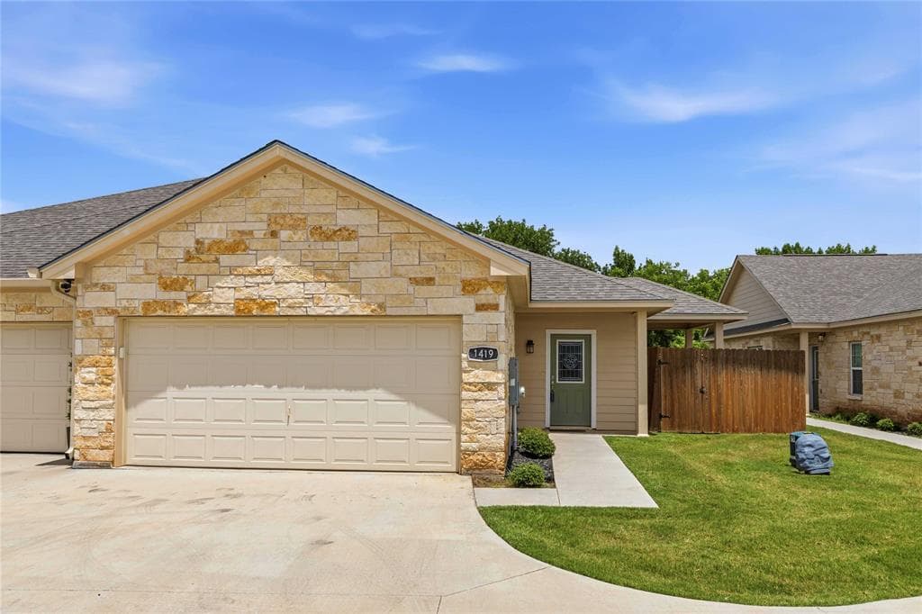 1419 Waterstone Dr