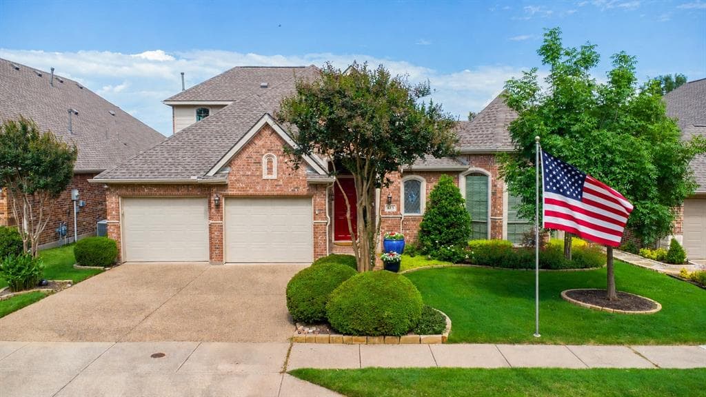 613 Pelican Hills Dr