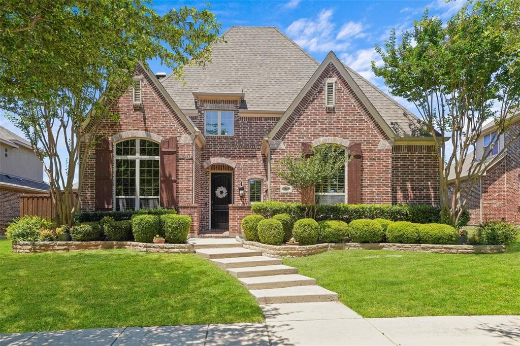 8747 Kelvington Dr