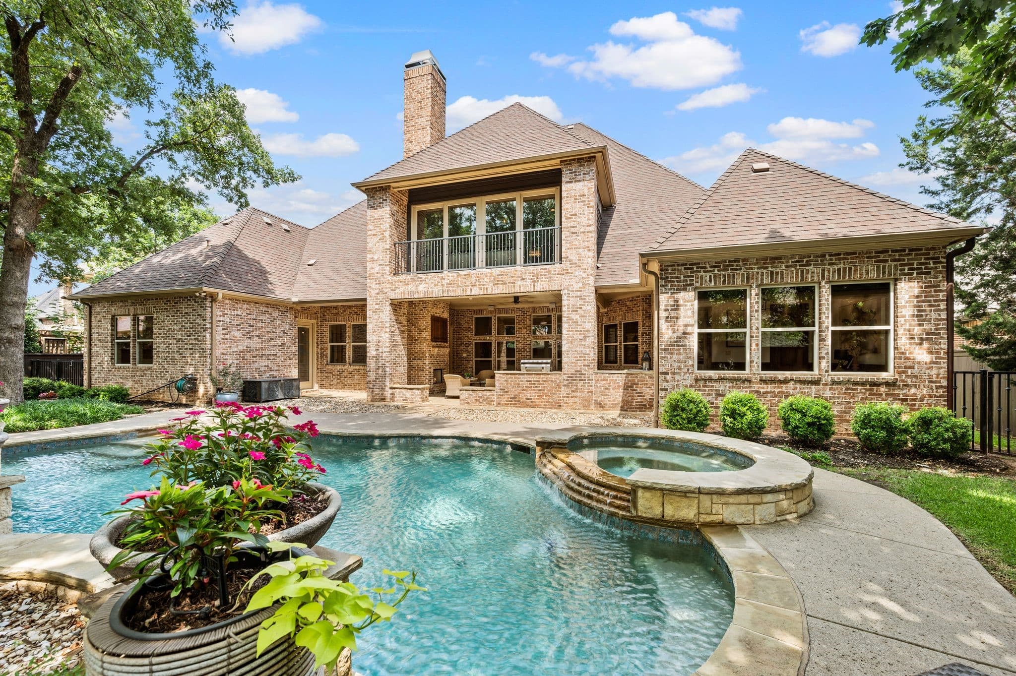 6804 Whittier Ln