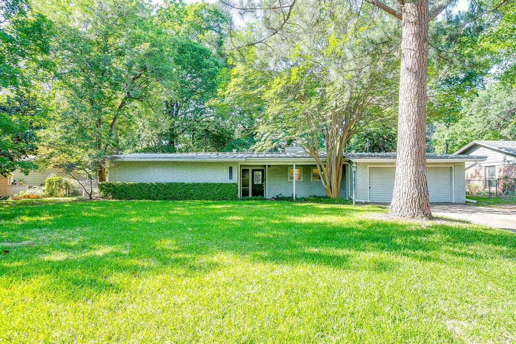 1100 Mockingbird Ln