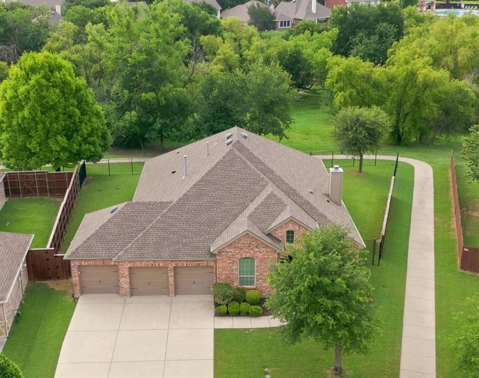 2820 Kirkwood Dr