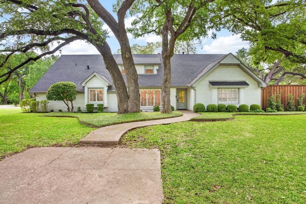 3013 Overton Park Dr E