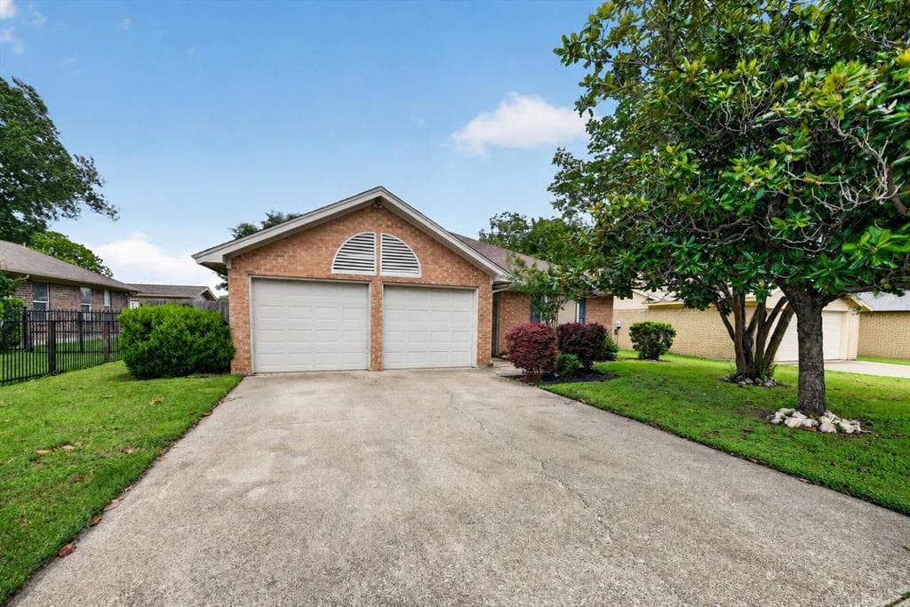 705 Parkwest Blvd