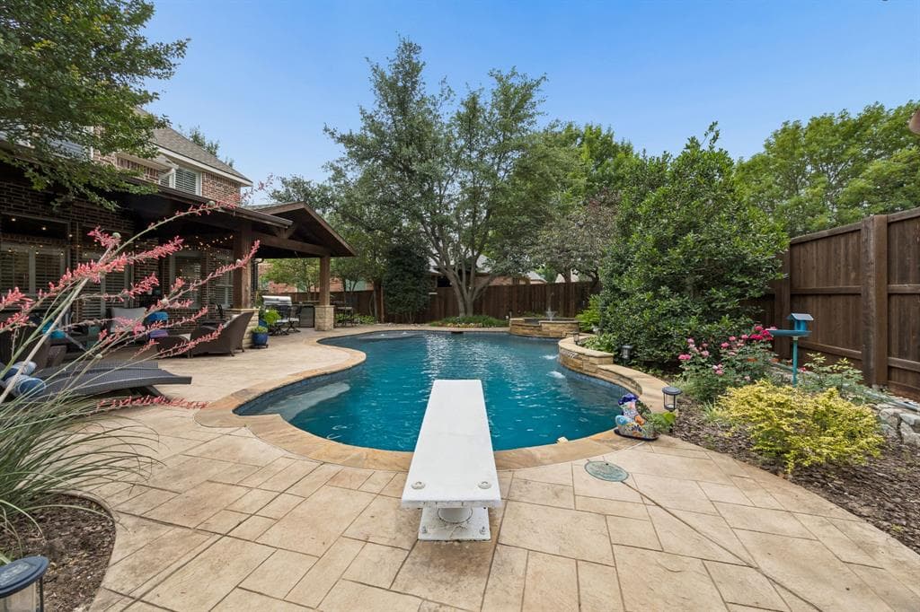 804 Coralberry Dr