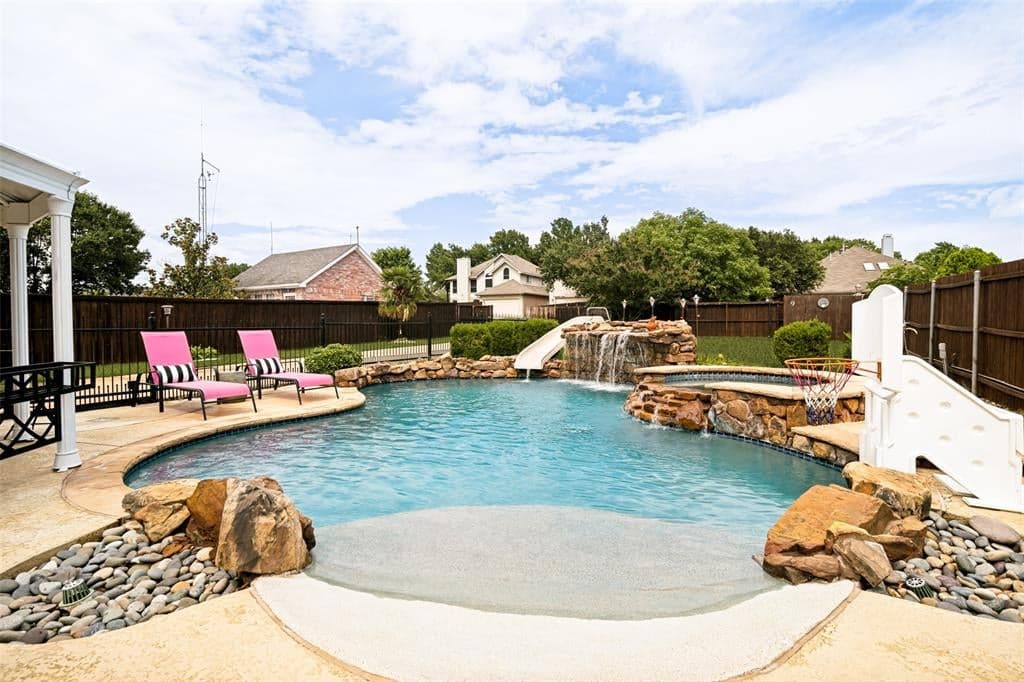4304 Cape Cod Dr