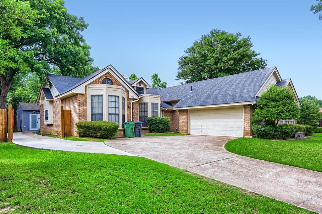 709 Whistler Dr