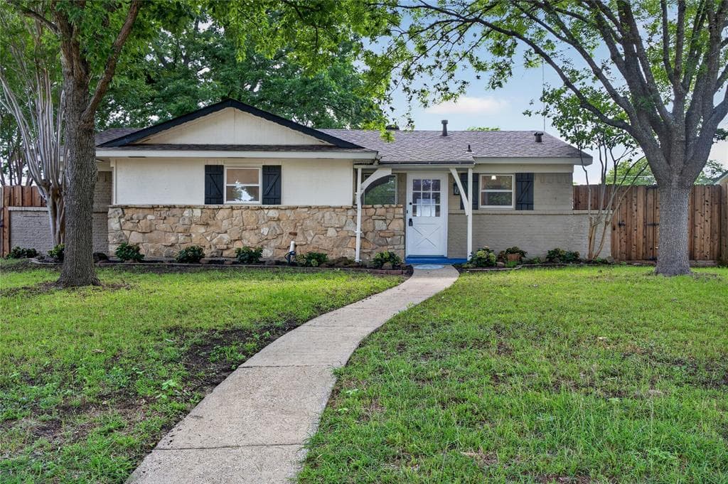 1621 Debbie Dr
