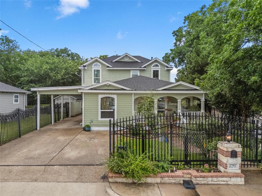 1701 Baylor Ave