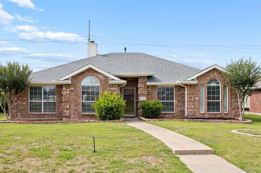 3725 Rosewood Ln